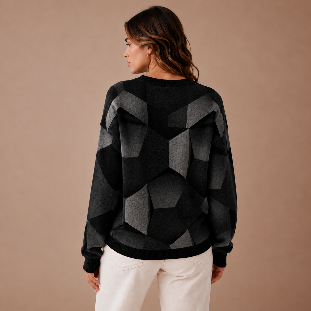 Alva Jumper — Geometric Motif — Gallery image 4 — en-p26-m3