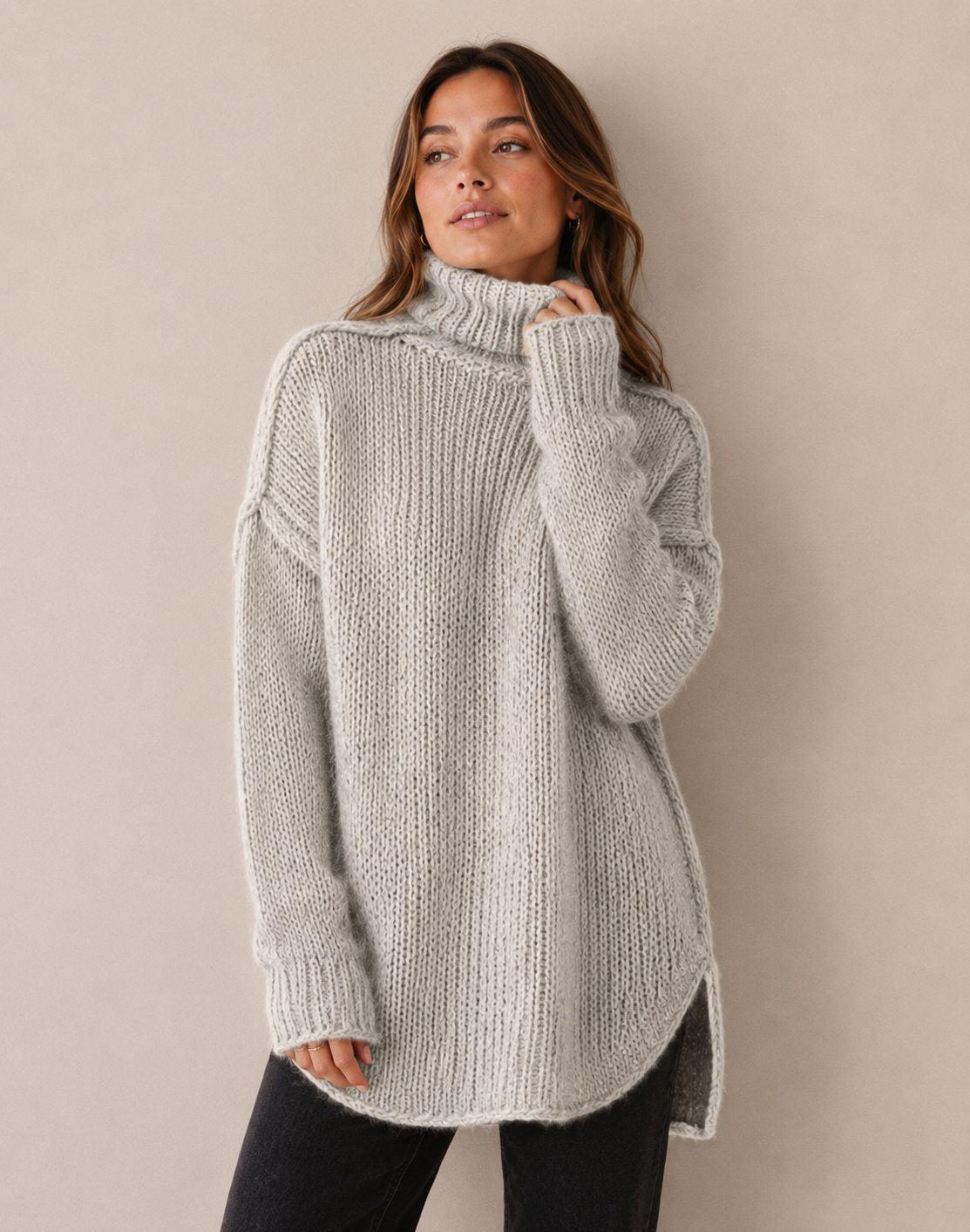 Women's Oversized Turtleneck Sweater in Chunky Knit