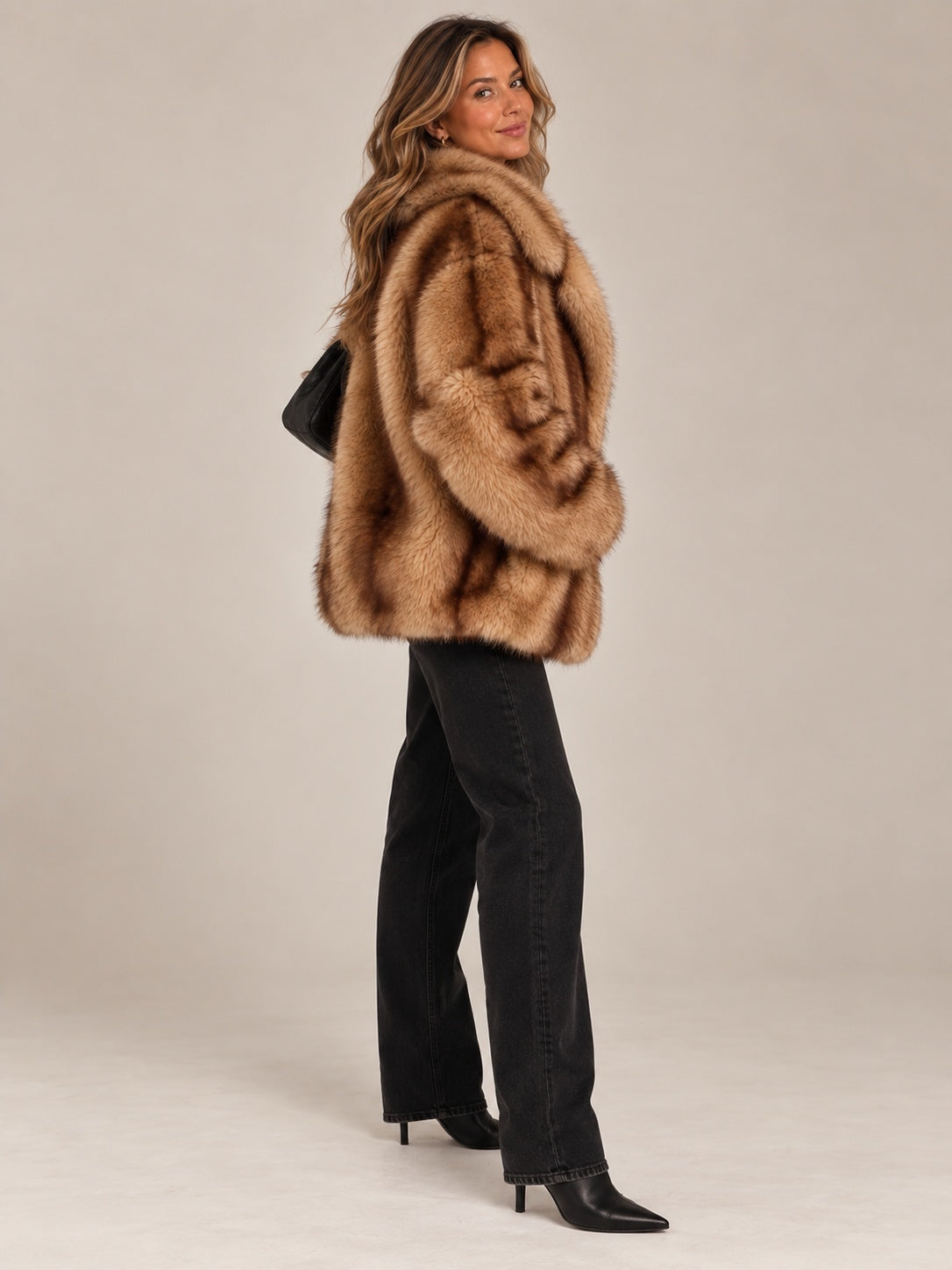 Women's Soft Longline Coat in Plush Faux Fur — Elegant and Cozy