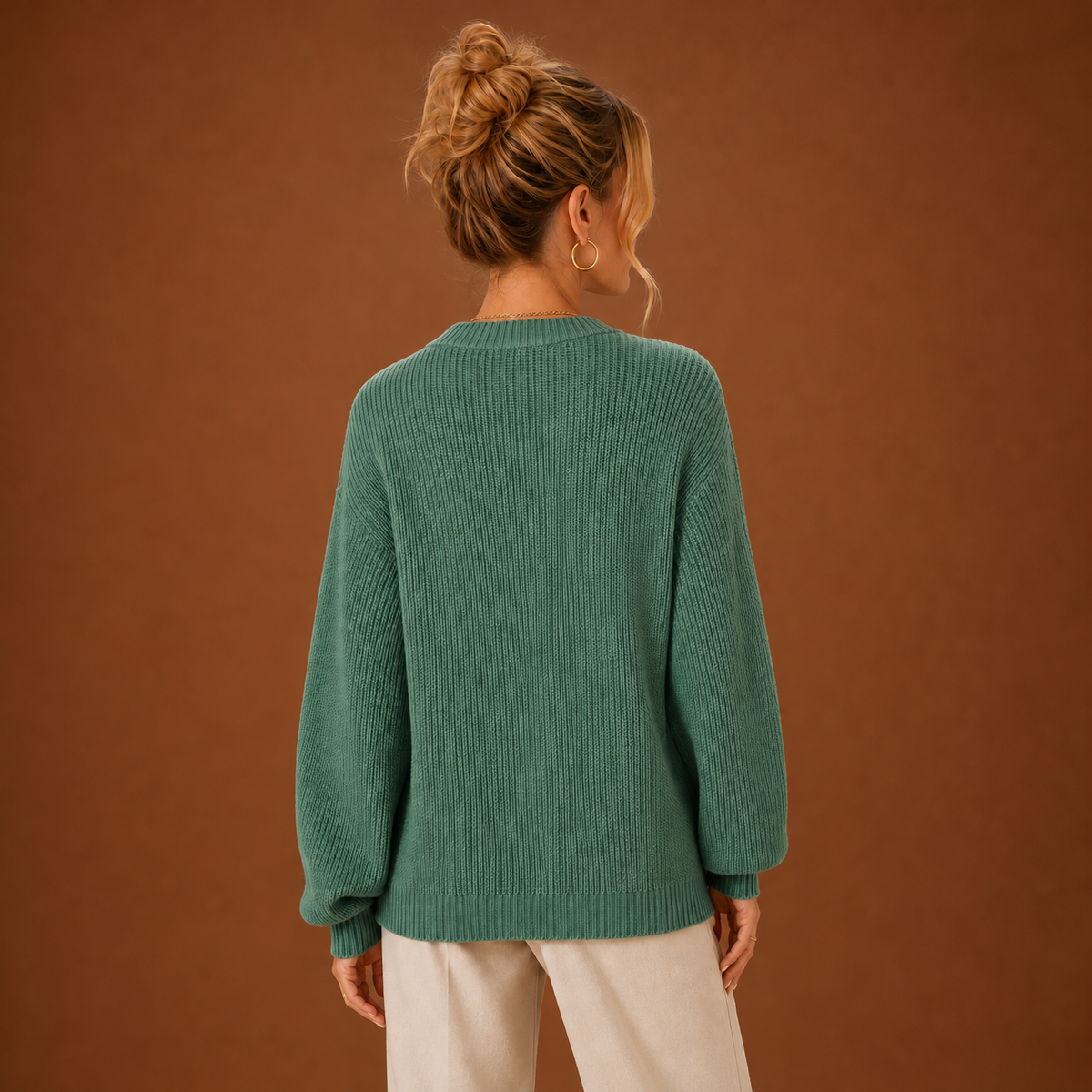 Linnea Cardigan — Buttoned V Neck — photo 3 — en-p18-m2