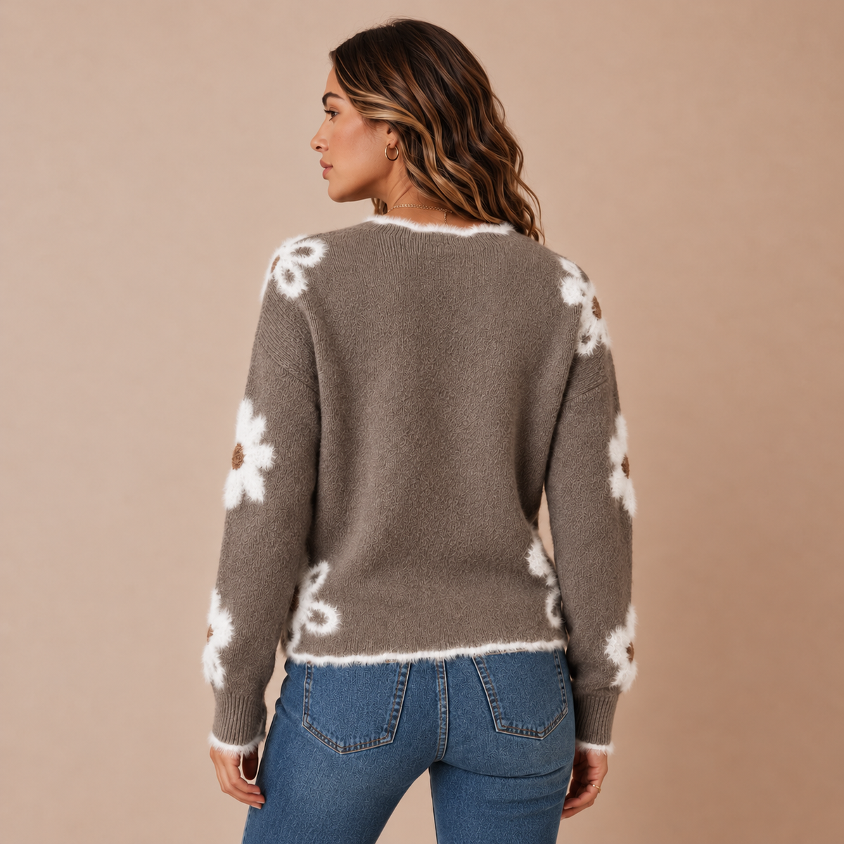 Freya Jumper — Daisy Motif — gallery view 2 — en-p31-m1